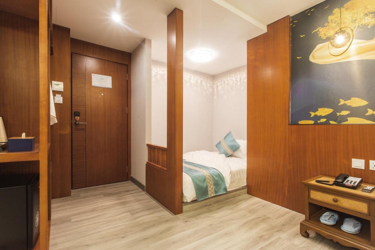 Thapae Twins Hotel Chiang Mai Eksteriør billede